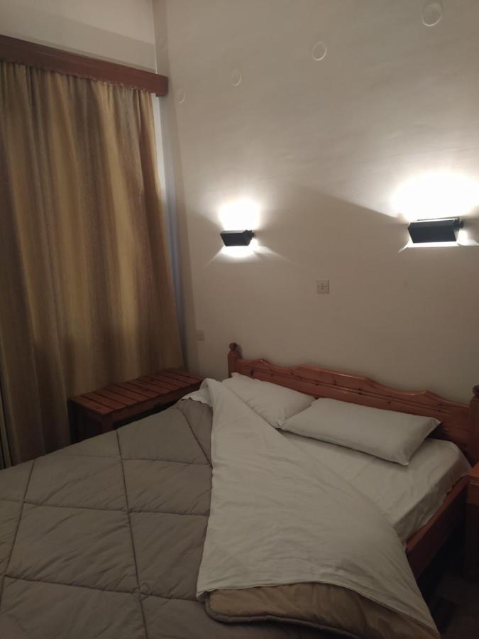 Apollon Inn Arájova Exterior foto