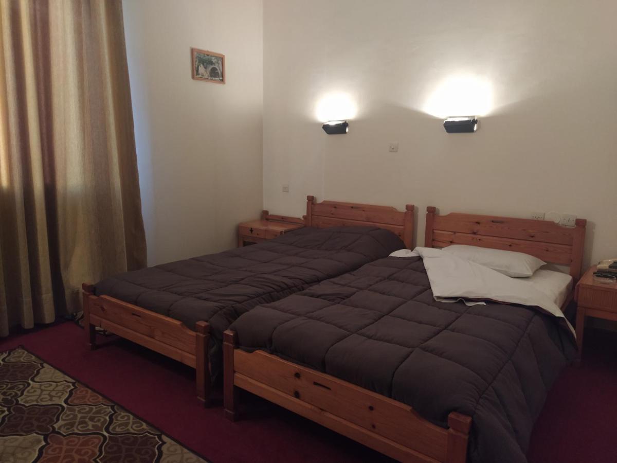Apollon Inn Arájova Exterior foto